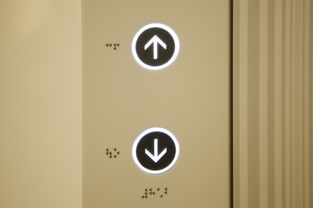 家庭用エレベーターのリフォーム